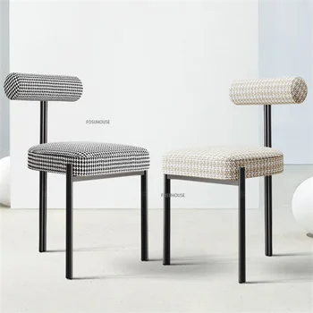Современный фланелевый обеденный стул для столовой мебели домашнего освещения Роскошный письменный стул с простой креативной спинкой Ins Обеденный стул CN