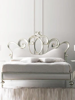 Французская светлая роскошная резная кровать принцессы из массива дерева Двуспальная кровать в главной спальне 1,8 м Мягкая кровать